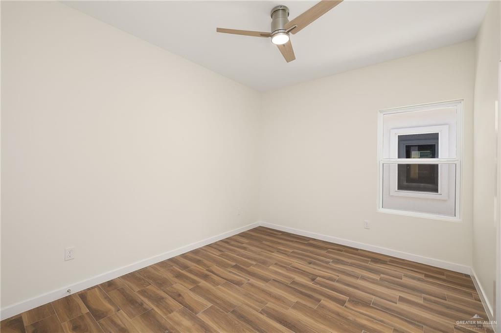 Photo 15 of 609 Onyx Avenue #4