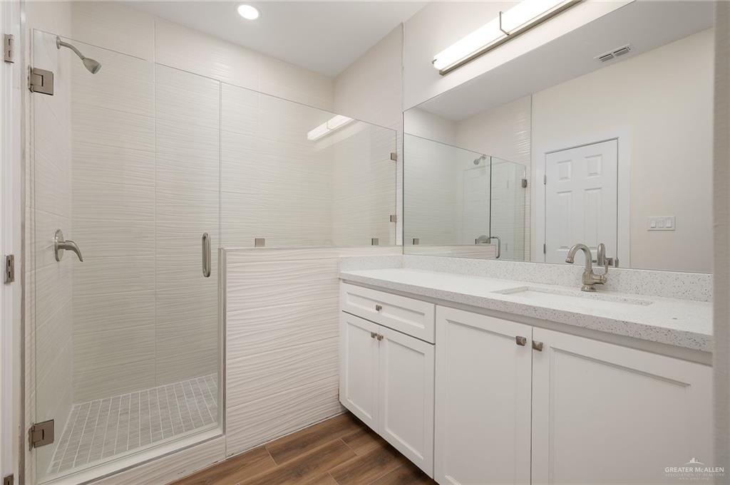 Photo 17 of 609 Onyx Avenue #4