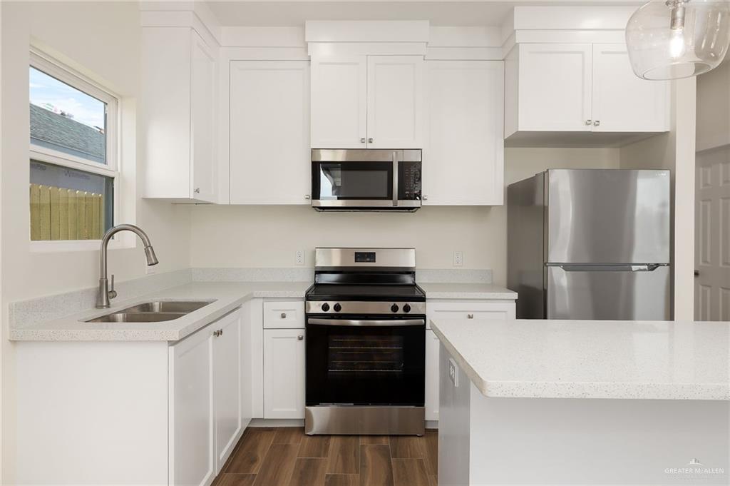 Photo 8 of 609 Onyx Avenue #4