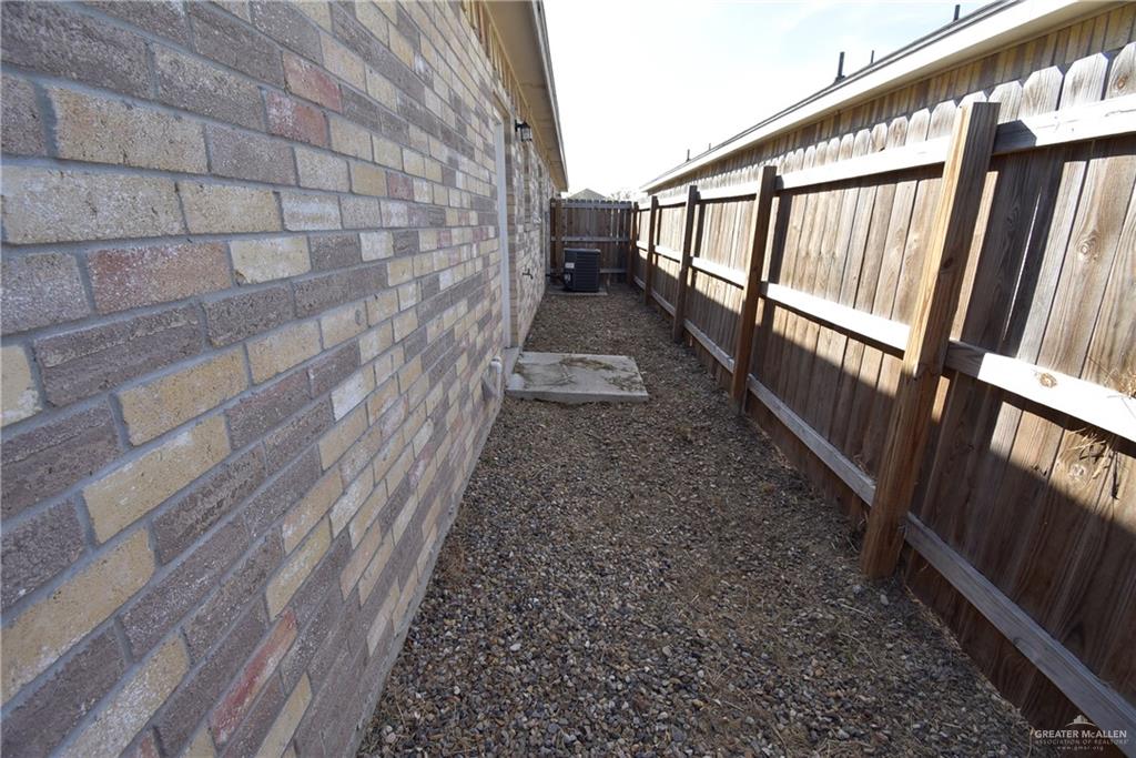Photo 10 of 4904 Hiawatha Drive