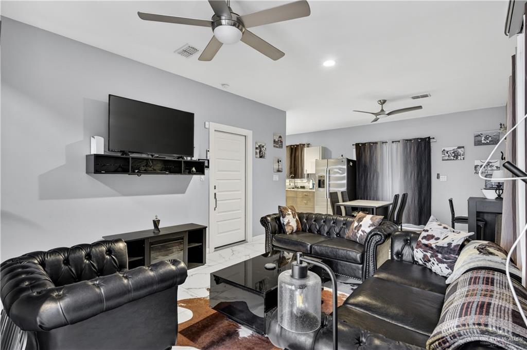 Photo 4 of 1613 B Street