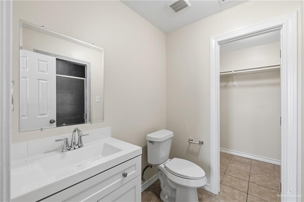 Photo 13 of 709 Alexandria Avenue