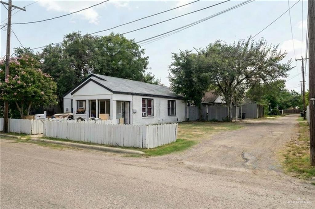 Photo 2 of 108 Esperanza Street