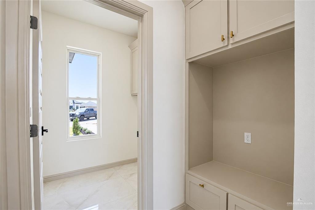 Photo 7 of 1201 Dawes Avenue