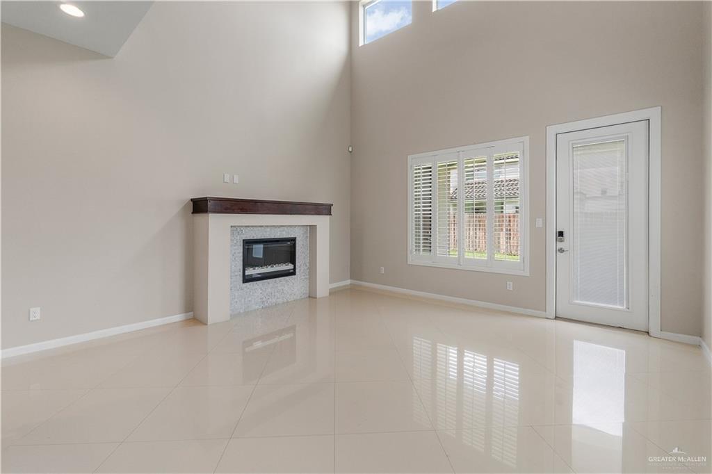 Photo 4 of 4916 Juno Drive