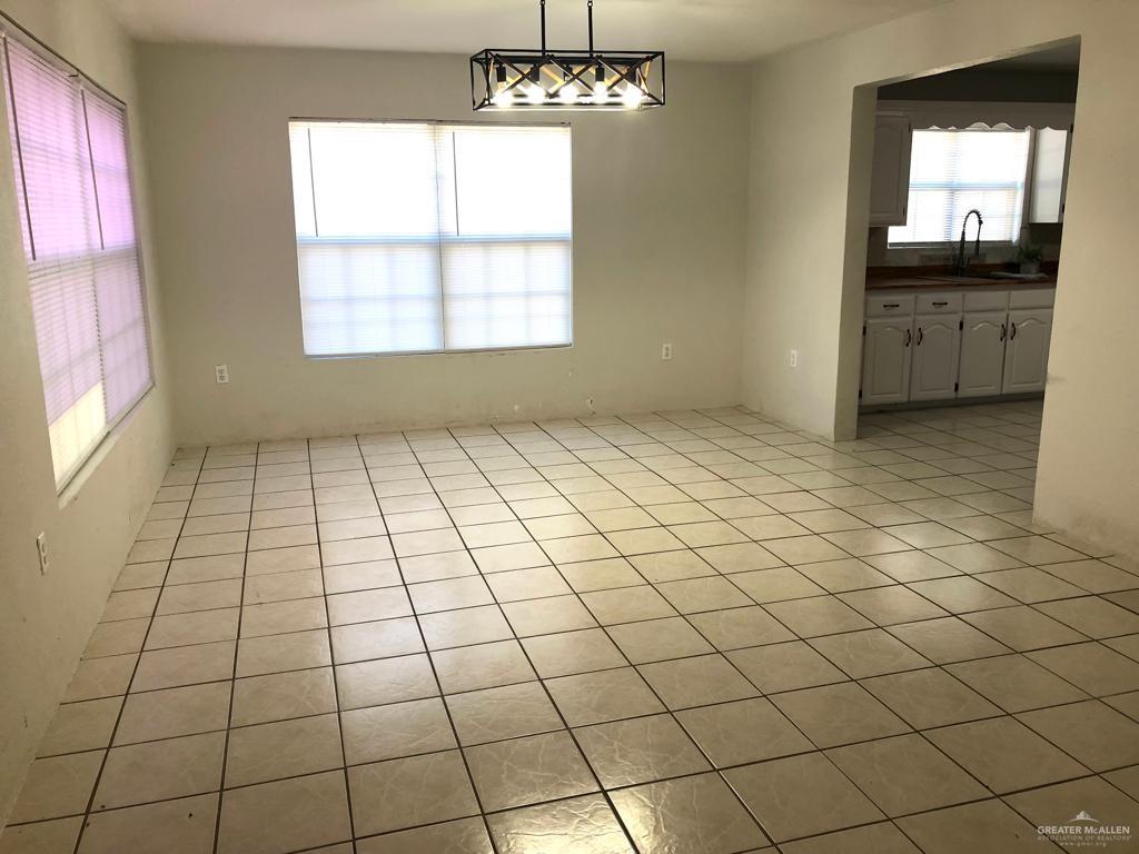 Photo 5 of 904 El Campo Drive