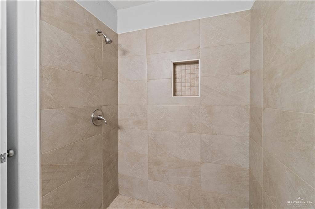 Photo 12 of 1701 McIntyre Street #6