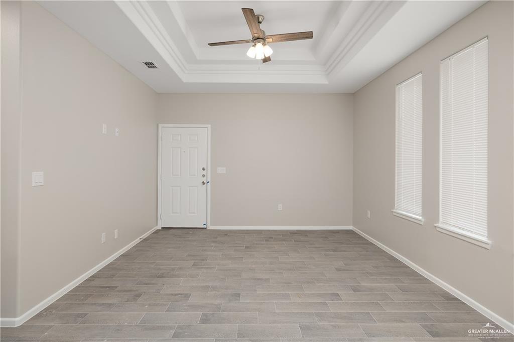 Photo 14 of 2704 Harrison Avenue #4