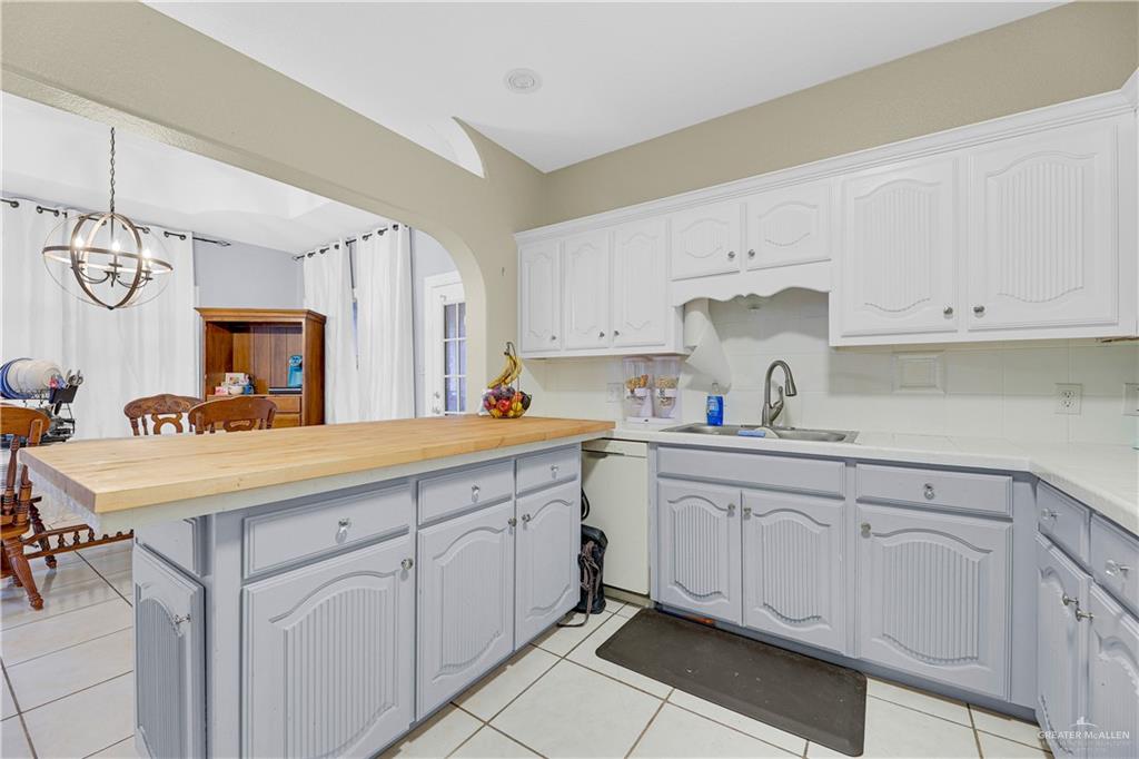 Photo 8 of 1358 La Ciniega Drive