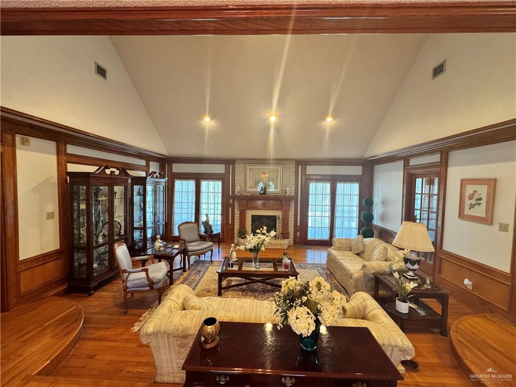 Photo 5 of 608 Jackson Avenue