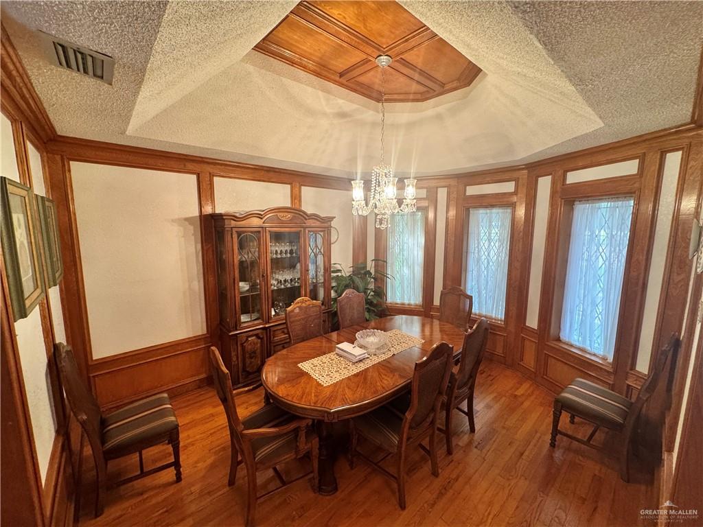 Photo 6 of 608 Jackson Avenue