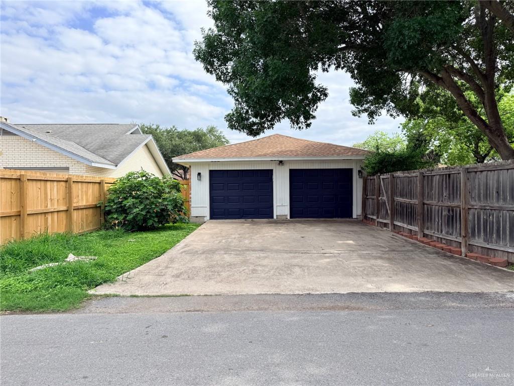 Photo 33 of 131 Hibiscus Avenue