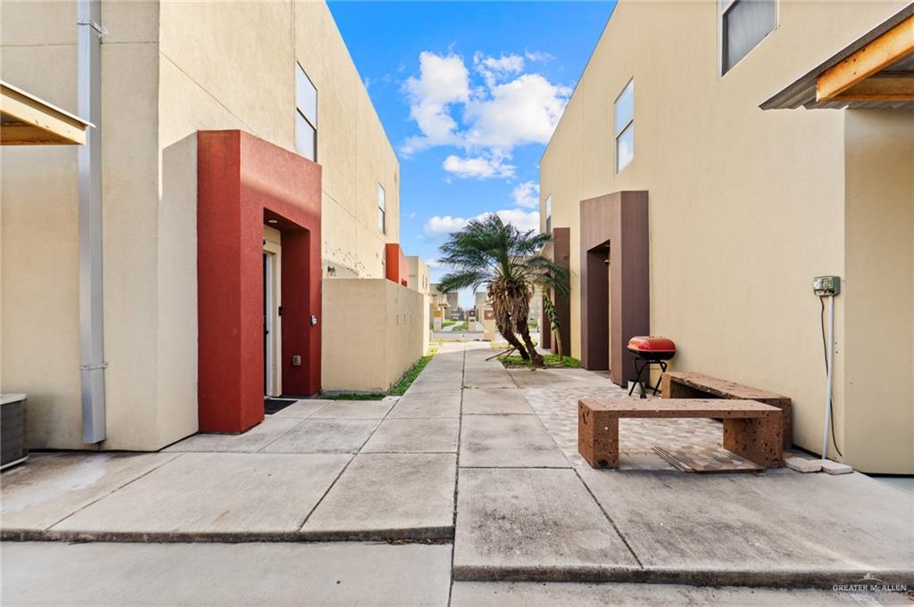 Photo 22 of 1313 Daffodil Avenue #B