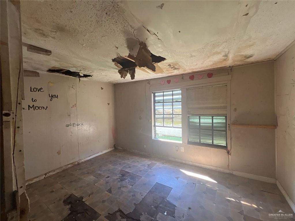 Photo 8 of 324 Cheyenne Street