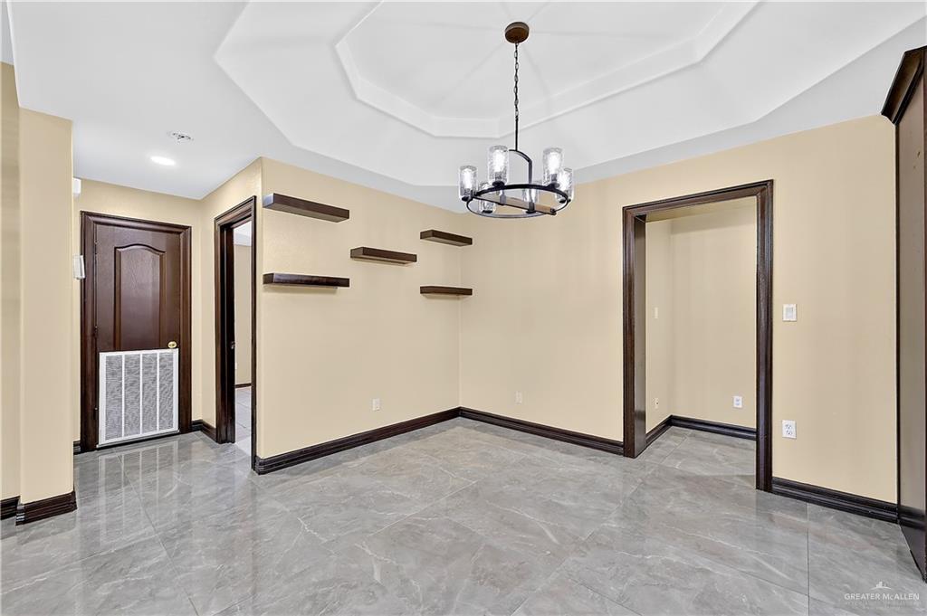 Photo 6 of 905 Eagle Avenue
