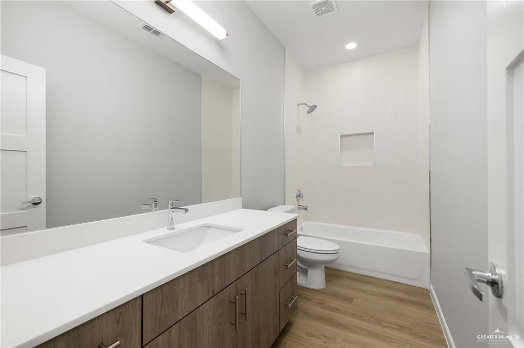 Photo 10 of 2700 Mockingbird Road