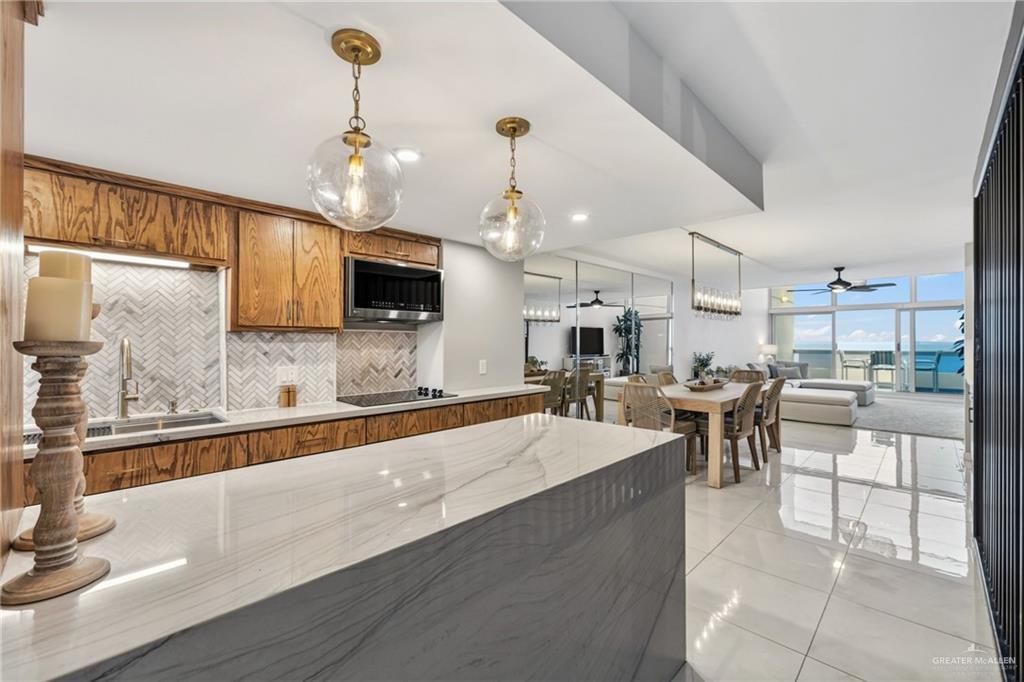 Photo 6 of 4501 Laguna Boulevard