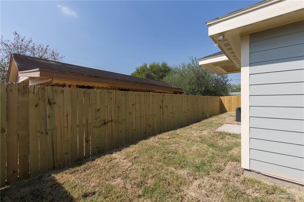 Photo 17 of 624 Texas Avenue