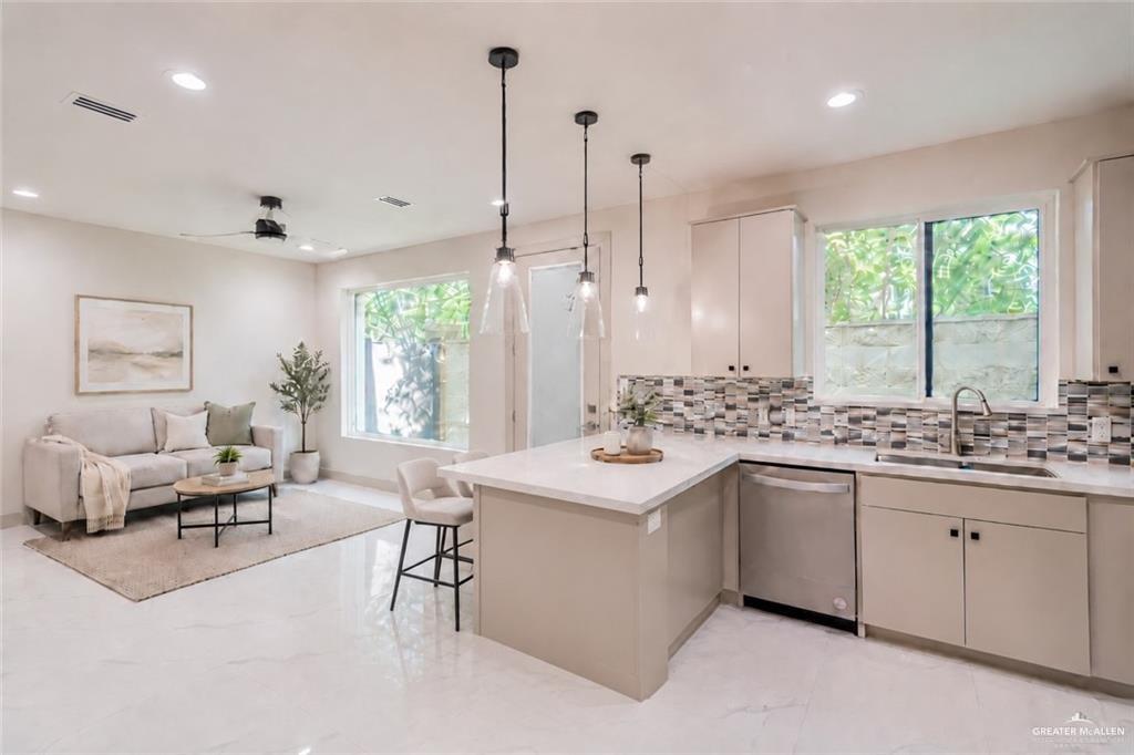 Photo 5 of 208 Canary Avenue
