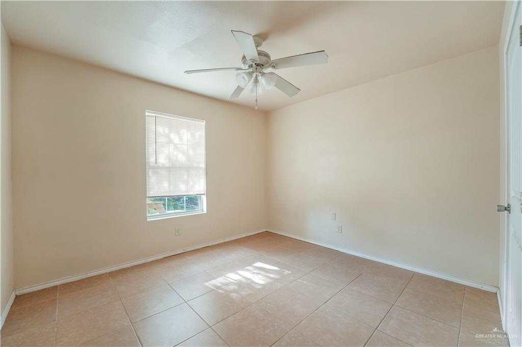 Photo 11 of 907 Veterans Boulevard