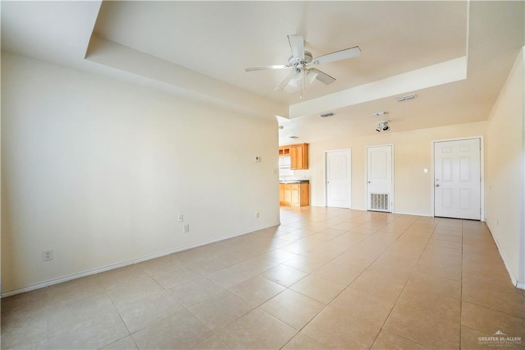 Photo 4 of 907 Veterans Boulevard