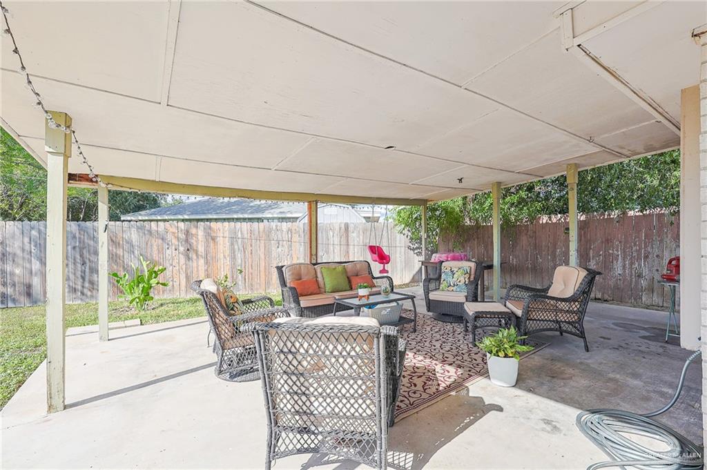 Photo 14 of 2811 La Mora Lane