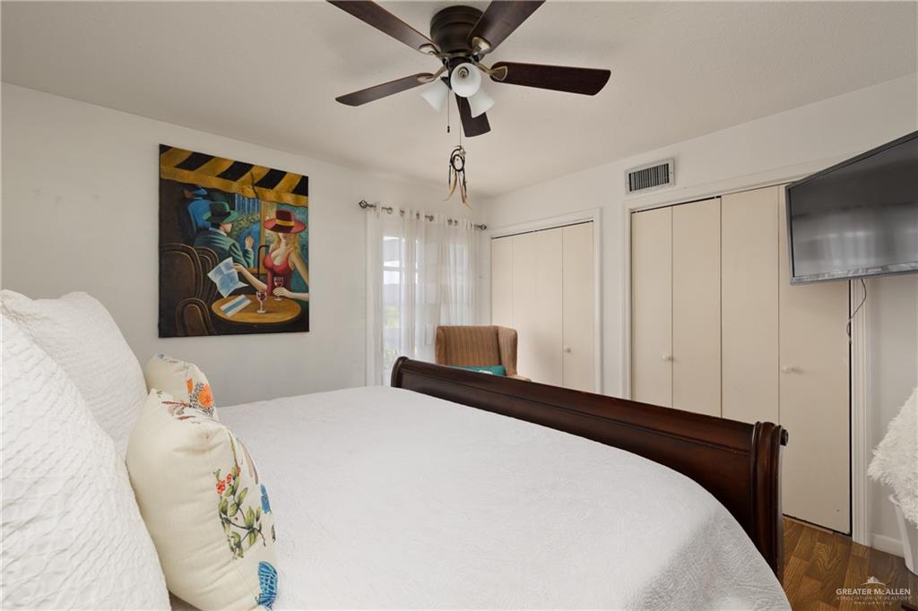 Photo 2 of 1418 Beech Avenue #10