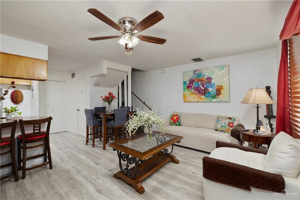 Photo 8 of 1418 Beech Avenue #10