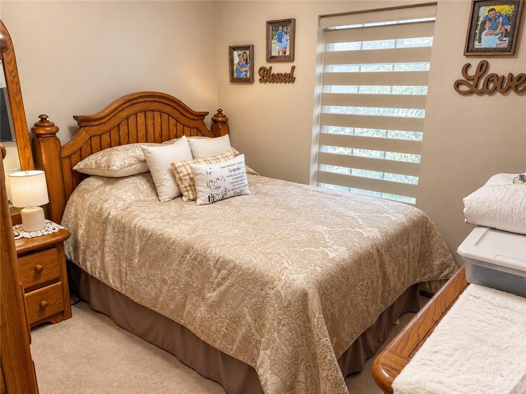 Photo 5 of 2107 Mockingbird Street