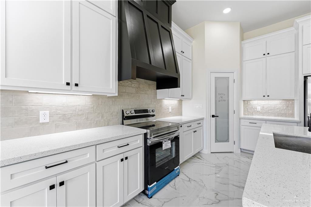Photo 9 of 5708 Gira Del Sol Street
