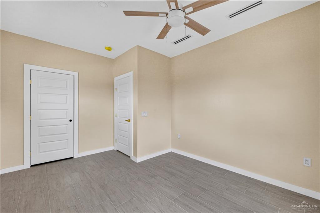 Photo 17 of 2911 Dhalia Drive