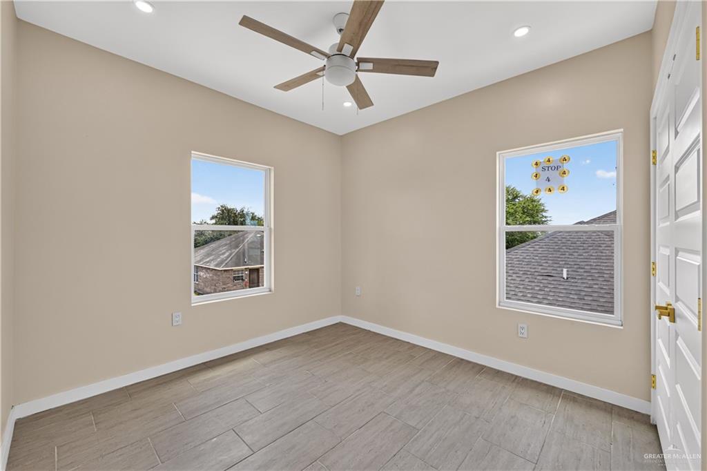 Photo 19 of 2911 Dhalia Drive