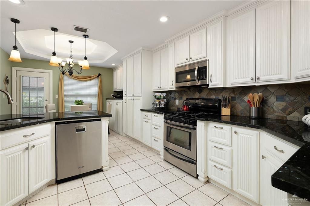 Photo 10 of 421 Savannah Drive