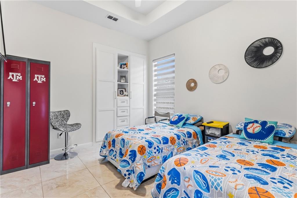 Photo 11 of 3425 Camellia Avenue