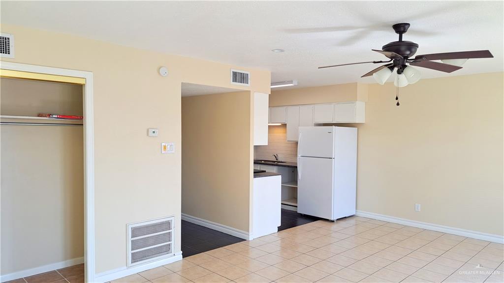 Photo 16 of 1418 Beech Avenue #3