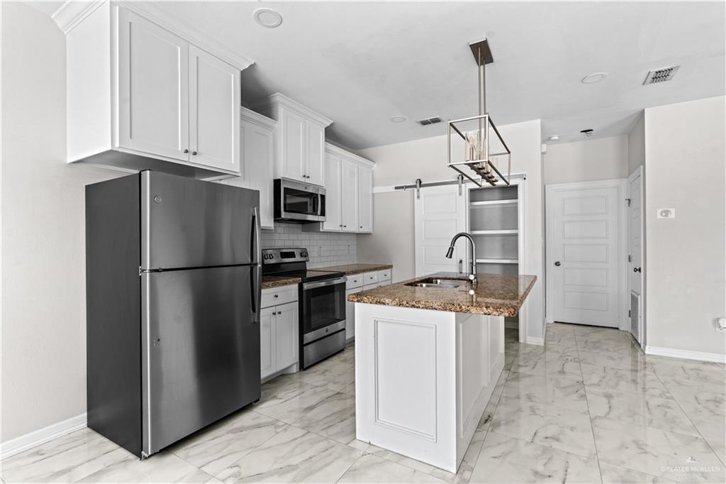 Photo 8 of 701 Seminole Avenue