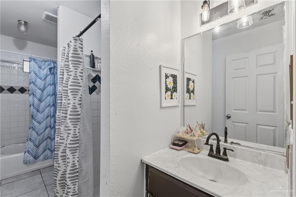 Photo 11 of 1216 Stewart Boulevard