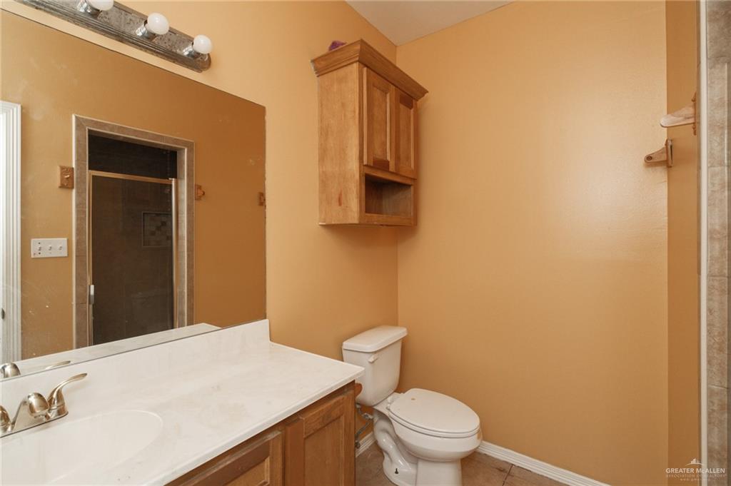 Photo 14 of 225 Lemon Drive