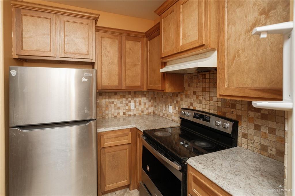 Photo 6 of 225 Lemon Drive