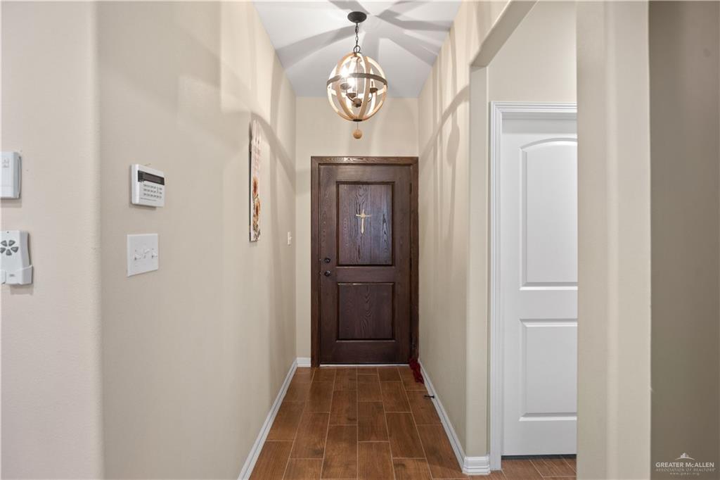 Photo 3 of 428 Gonzalez Street