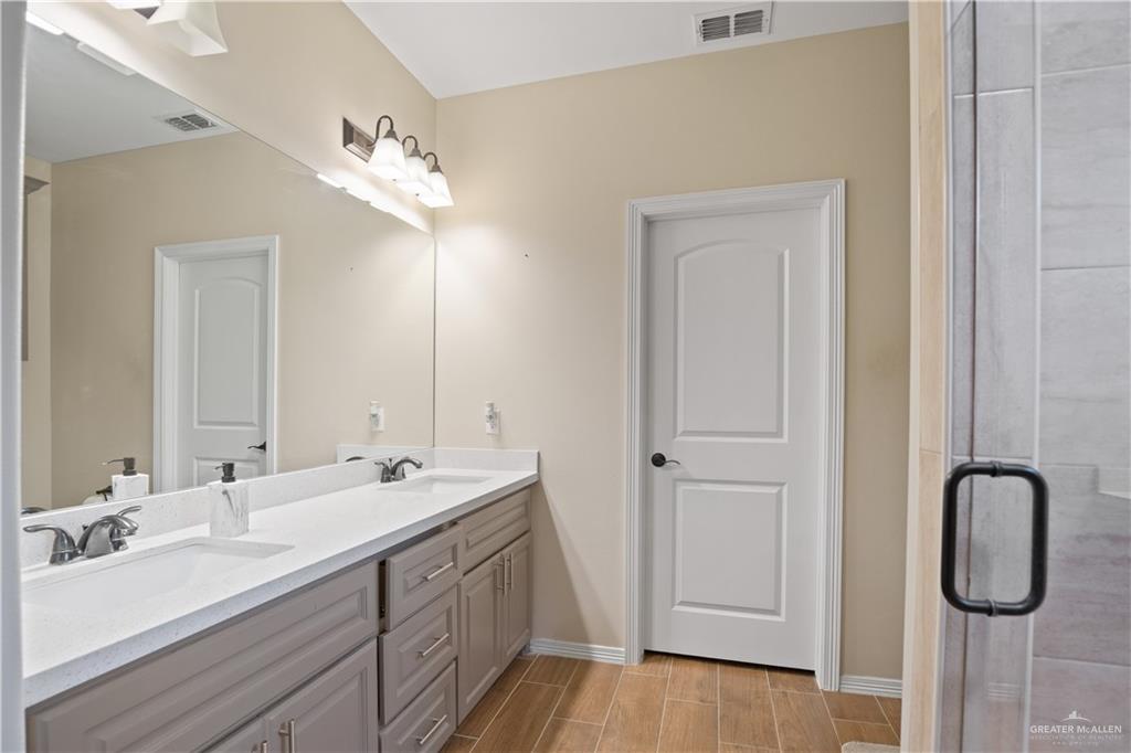 Photo 9 of 428 Gonzalez Street