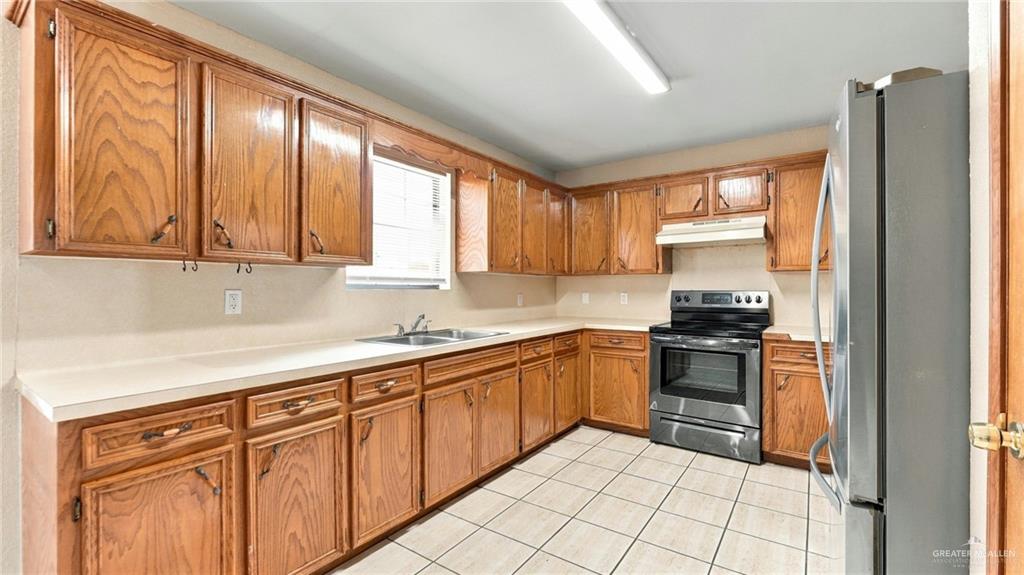 Photo 6 of 2418 28th Lane