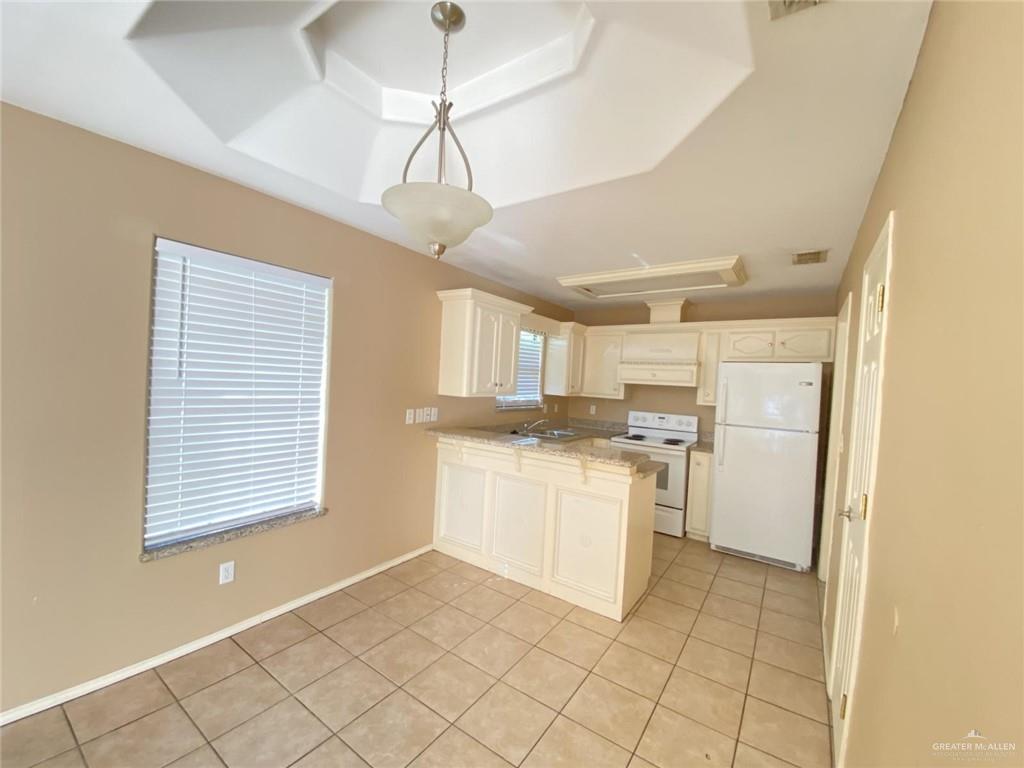 Photo 6 of 4119 La Guardia Lane #4