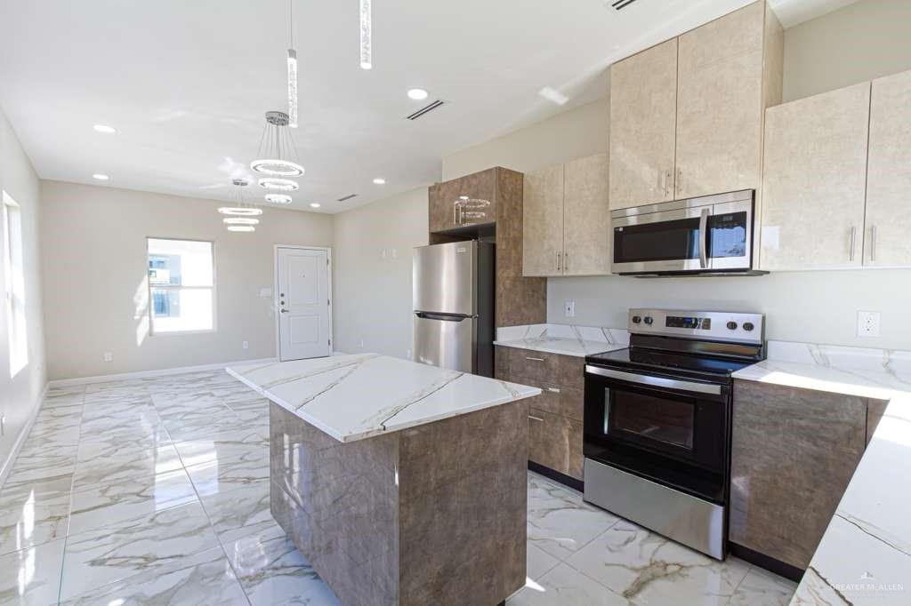 Photo 5 of 601 Emerald Avenue