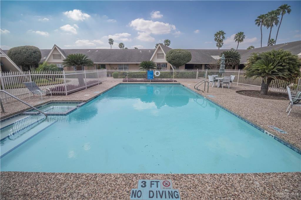 Photo 16 of 601 Hibiscus Avenue #1