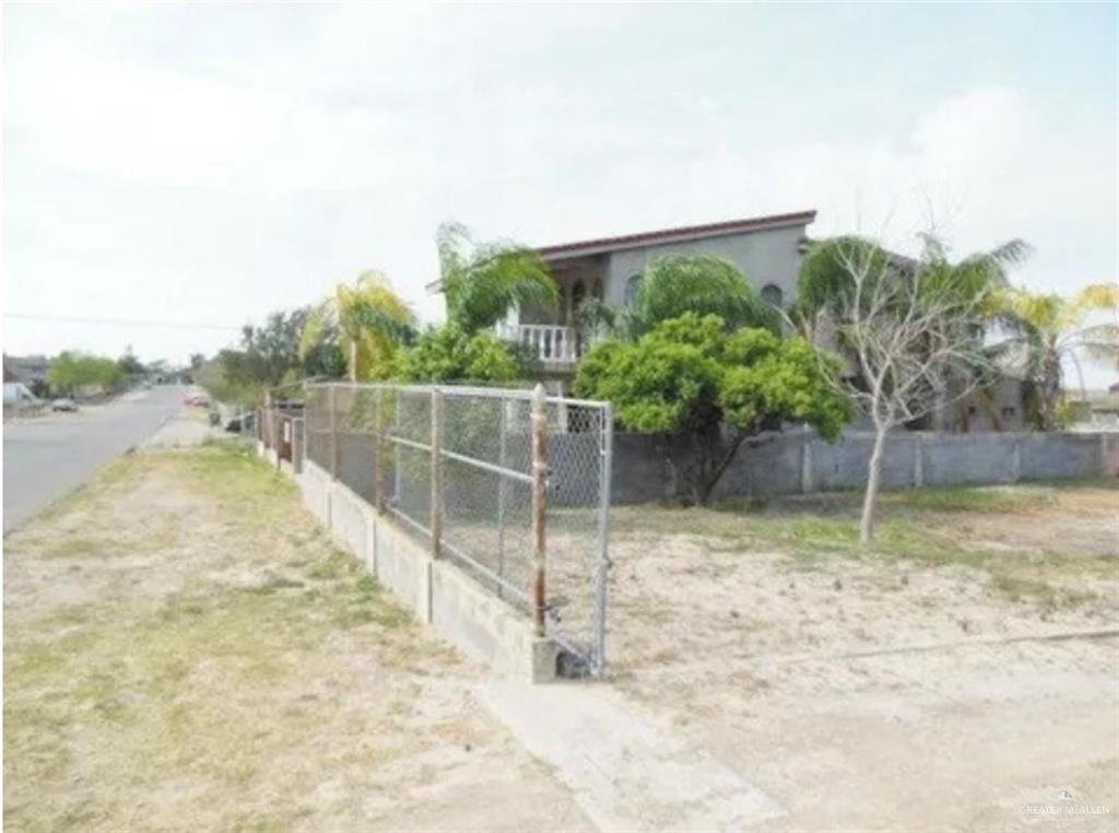 Photo 4 of 228 Alamo Street