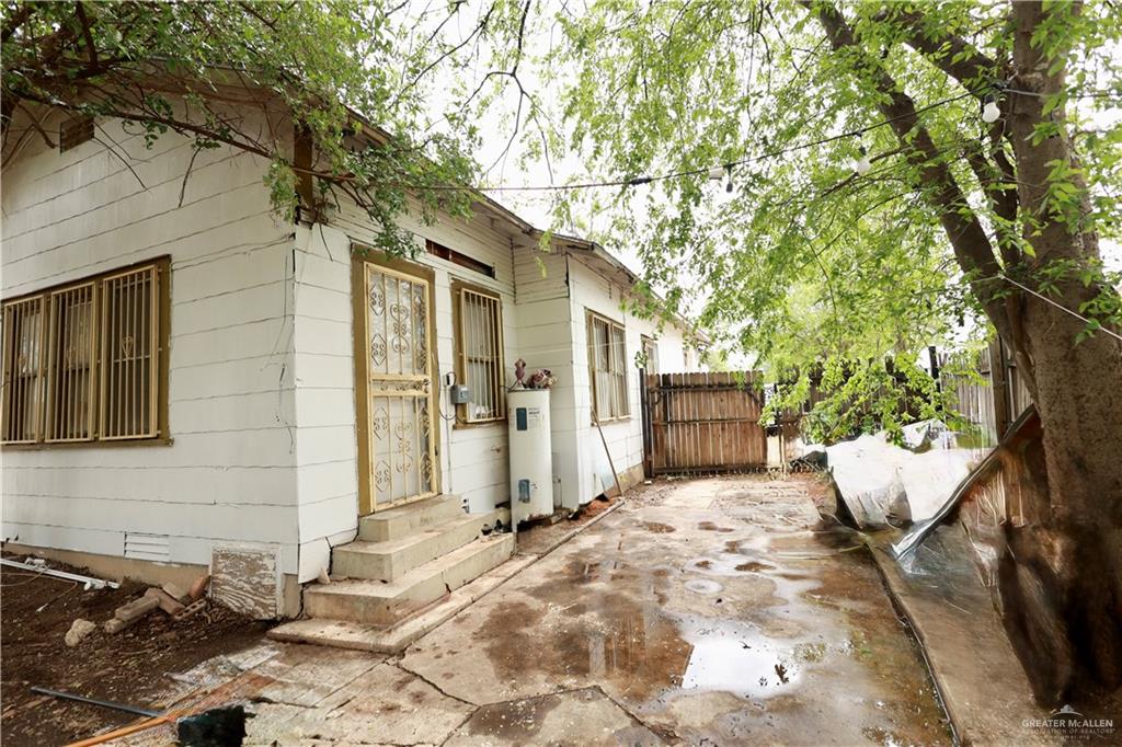 Photo 10 of 1027 Recio Street