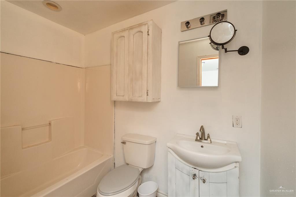 Photo 12 of 4704 Uranus Street