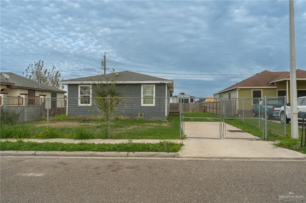 Photo 25 of 4704 Uranus Street