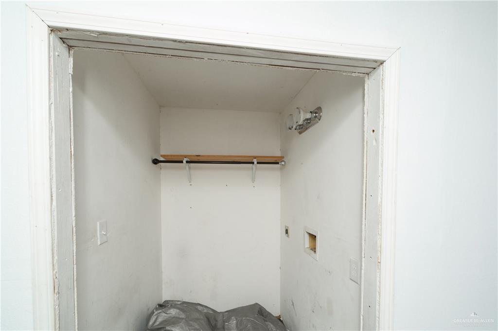 Photo 9 of 4704 Uranus Street